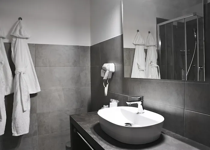 L'essenza מלון אולביה